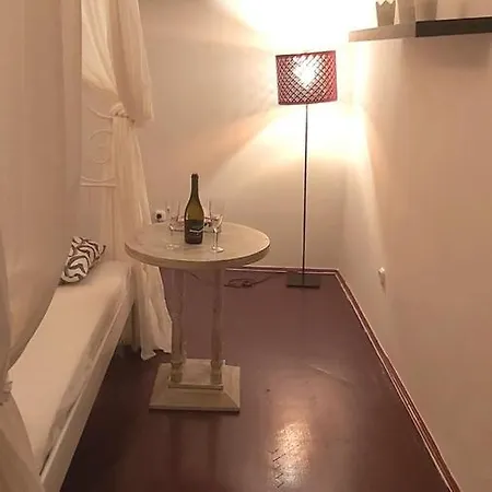Purple Romantic Apartment
